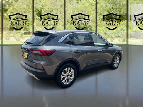 Used 2023 Ford Escape Active w/ Cold Weather Package FWD image 5