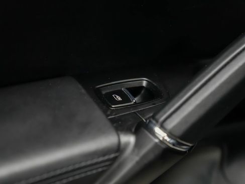 Certified 2017 Porsche Cayenne Turbo AWD/4WD image 16