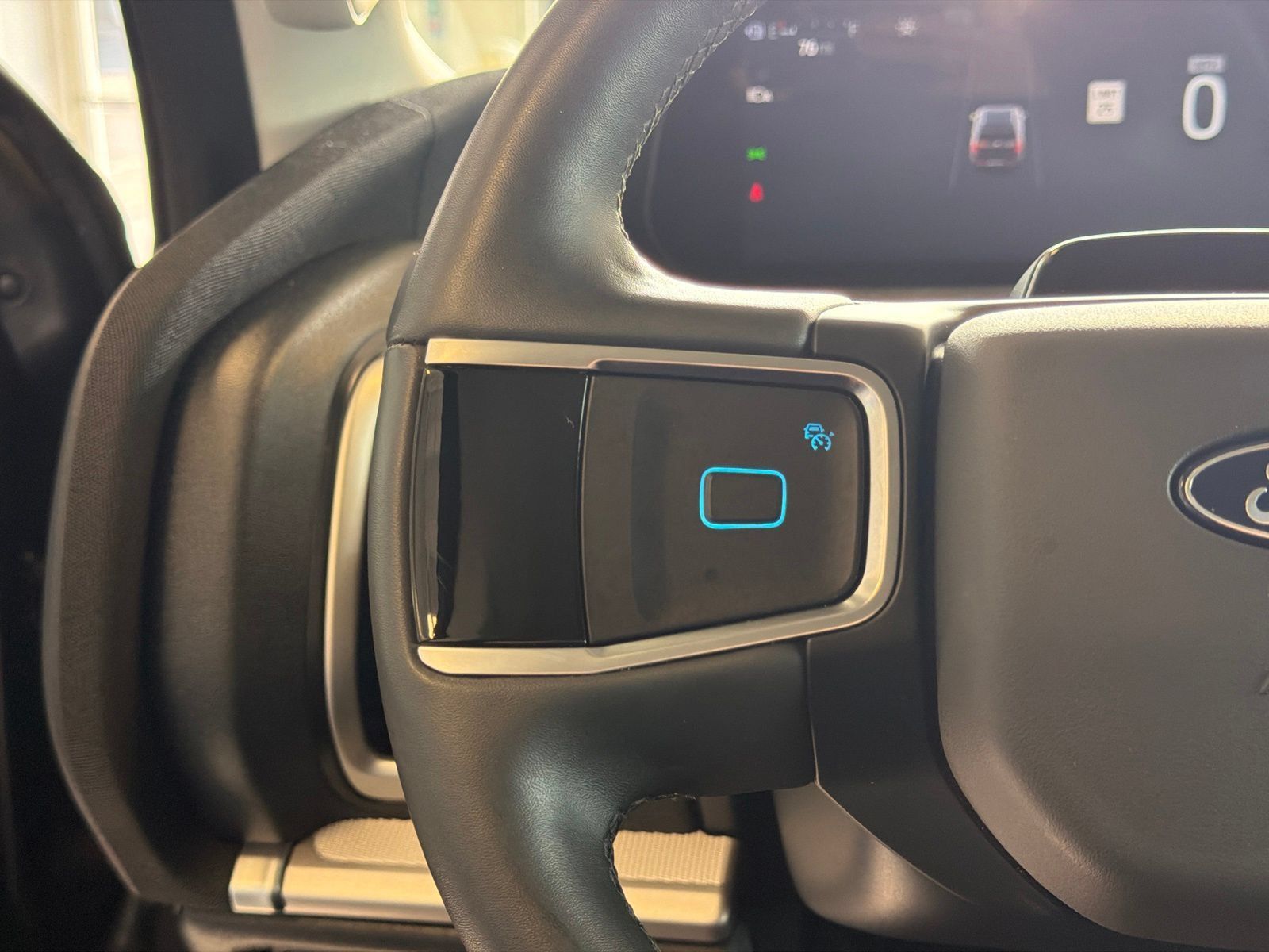 Used 2025 Ford Expedition Active AWD/4WD image 26