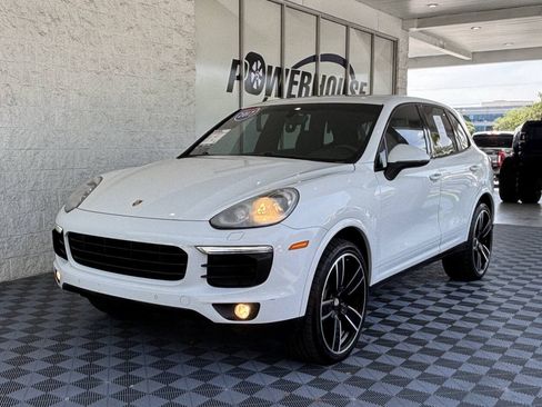 Used 2017 Porsche Cayenne Platinum Edition w/ Premium Package (PJV) AWD/4WD image 2