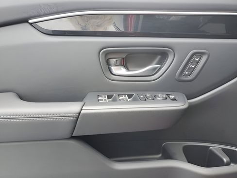 New 2025 Honda Pilot Touring image 14