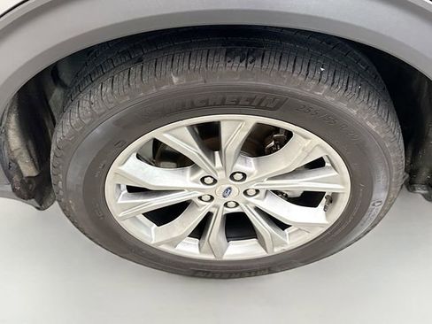 Used 2022 Ford Explorer XLT w/ Equipment Group 202A image 31