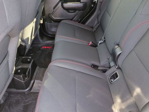 Used 2023 Jeep Gladiator Rubicon w/ Cold Weather Group image 24