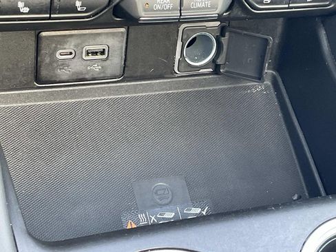 Used 2022 Chevrolet Tahoe LT w/ LT Signature Package image 27