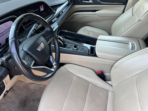 Used 2023 Cadillac Escalade Premium Luxury w/ Performance Package image 10