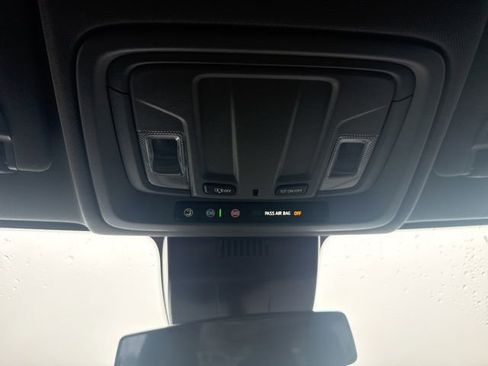 Used 2025 Chevrolet Silverado 1500 LT image 19