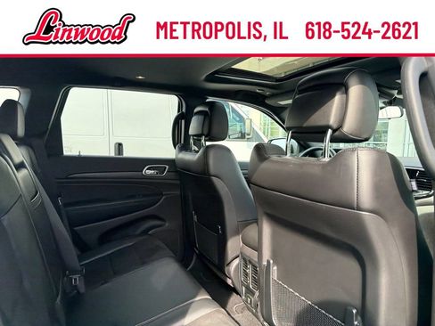 Used 2021 Jeep Grand Cherokee Laredo X AWD/4WD image 10