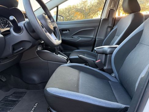 Used 2025 Nissan Versa SV image 27