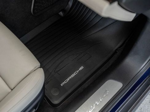 Used 2024 Porsche Panamera 4 image 32