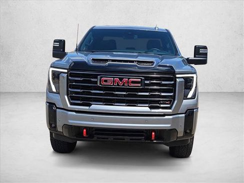 Used 2025 GMC Sierra 2500 AT4 AWD/4WD image 2
