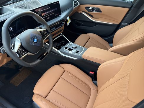 Used 2026 BMW 330i xDrive Sedan w/ Premium Package AWD/4WD image 16