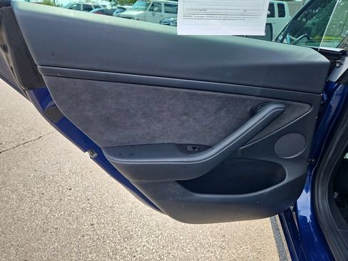 Used 2022 Tesla Model 3 Long Range AWD/4WD image 16