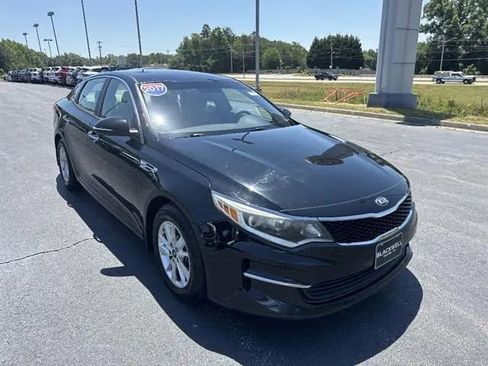Used 2017 Kia Optima LX w/ Convenience Plus Package FWD image 1