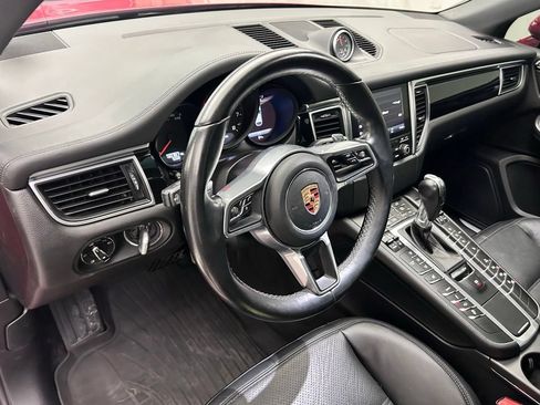 Used 2018 Porsche Macan GTS w/ Premium Package Plus AWD/4WD image 11