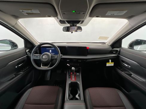 New 2026 Nissan Kicks SR FWD image 9