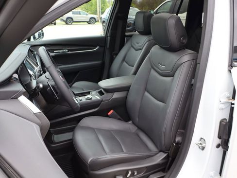 Used 2024 Cadillac XT6 Sport w/ LPO, Floor Liner Package AWD/4WD image 13