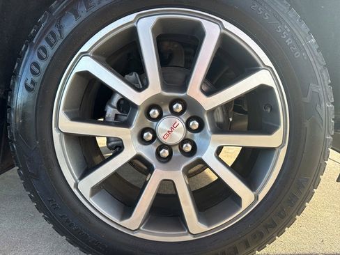 Used 2021 GMC Canyon Denali image 30