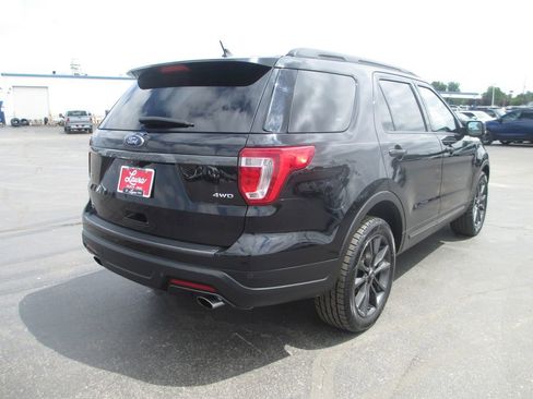 Used 2018 Ford Explorer XLT w/ Equipment Group 202A AWD/4WD image 6