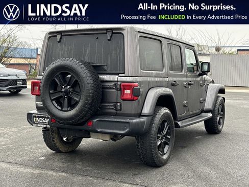 Used 2020 Jeep Wrangler Unlimited Sahara AWD/4WD image 3