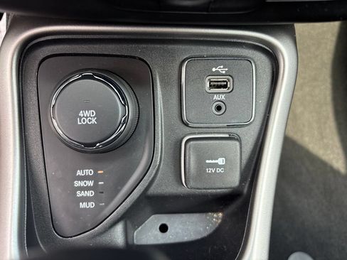 Used 2017 Jeep Compass Latitude w/ Popular Equipment Group AWD/4WD image 27