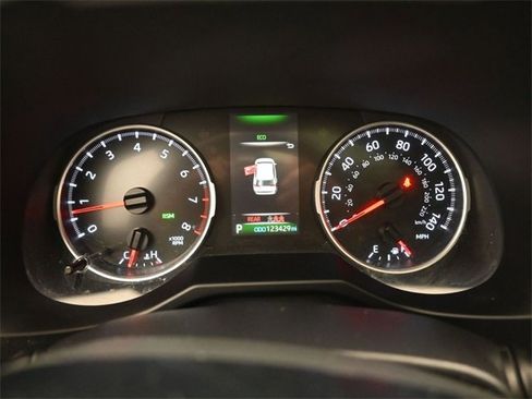 Used 2021 Toyota RAV4 XLE Premium image 6