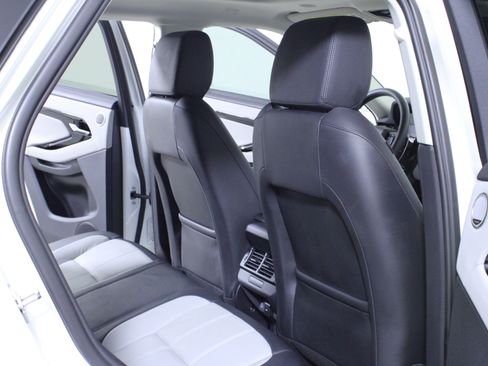 Used 2024 Land Rover Range Rover Evoque Dynamic SE image 13