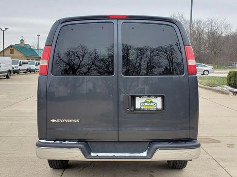 Used 2017 Chevrolet Express 3500 LT w/ LT Preferred Equipment Group image 4