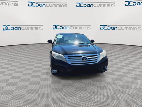 Used 2011 Toyota Avalon Limited FWD image 3