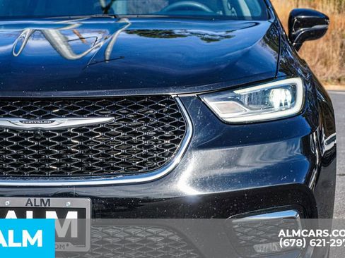 Used 2024 Chrysler Pacifica Limited FWD image 12
