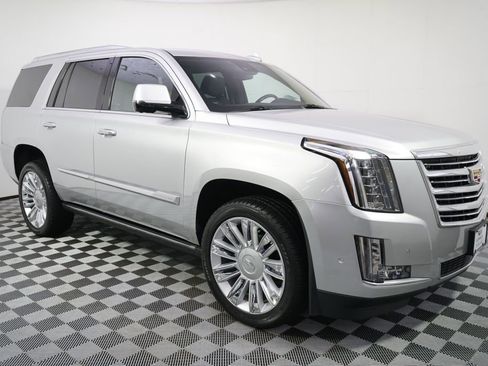 Used 2020 Cadillac Escalade Platinum AWD/4WD image 8