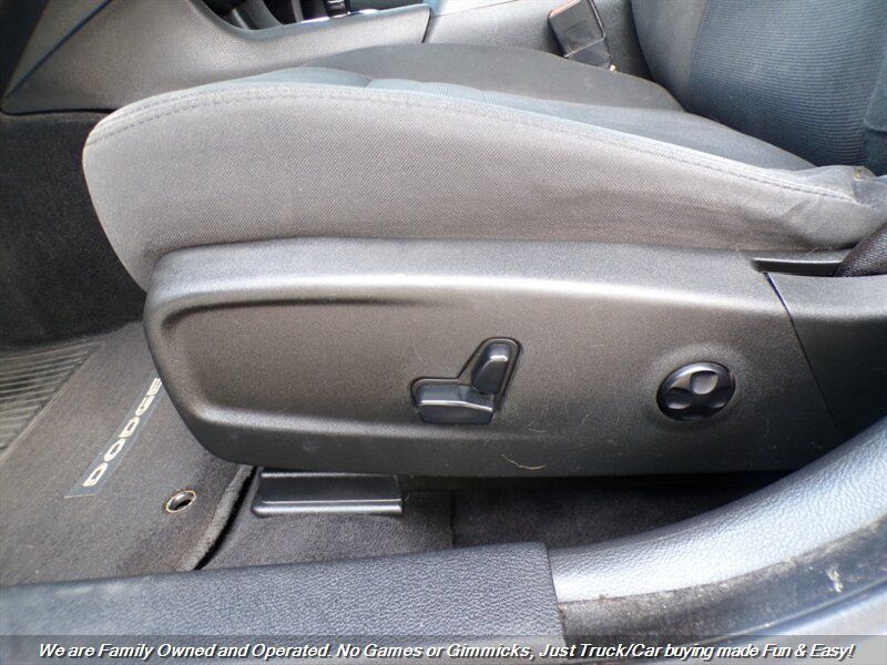 Used 2014 Dodge Charger SXT RWD image 16