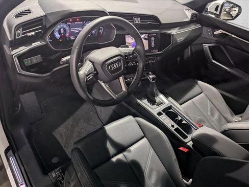 Certified 2025 Audi Q3 2.0T Premium w/ Convenience Package image 10