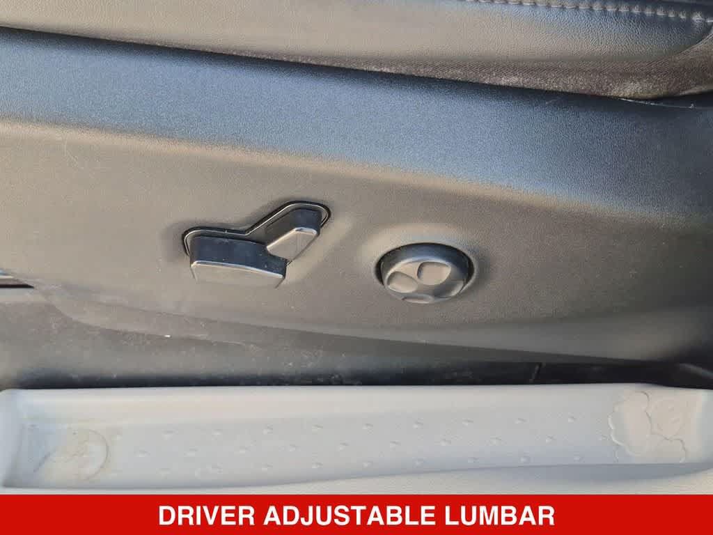 Used 2024 Chrysler Pacifica Limited FWD image 16