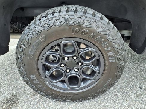 Used 2024 Chevrolet Silverado 1500 ZR2 w/ ZR2 Bison Edition AWD/4WD image 9