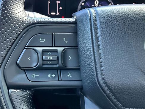 Used 2025 Toyota Tacoma SR5 image 22