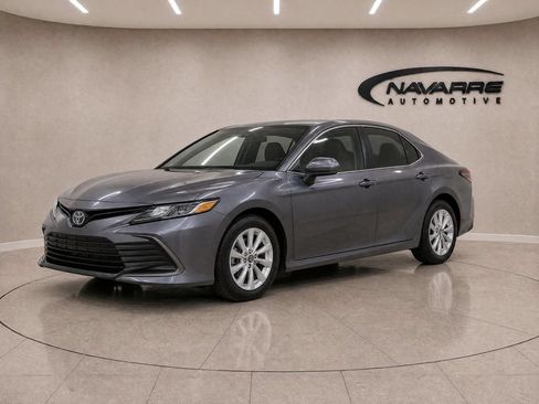 Used 2023 Toyota Camry LE w/ Convenience Package FWD image 3