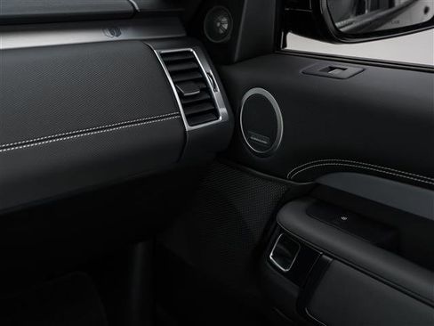 New 2026 Land Rover Discovery Limited Edition AWD/4WD image 31