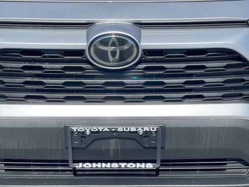 Used 2019 Toyota RAV4 XLE AWD/4WD image 19