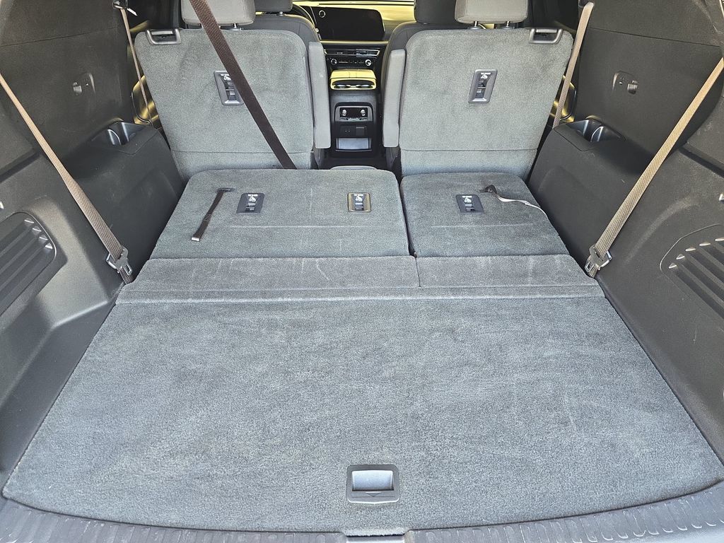 Used 2024 Chevrolet Traverse LT FWD image 13