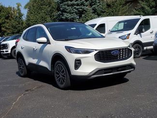 New 2025 Ford Escape SE w/ PHEV Premium Package video 2