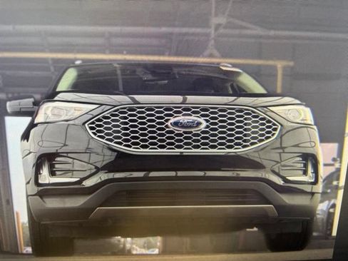 Certified 2024 Ford Edge SEL w/ Convenience Package AWD/4WD image 10
