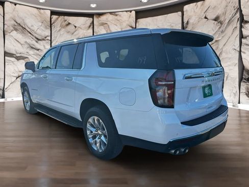 Used 2023 Chevrolet Suburban Premier image 9