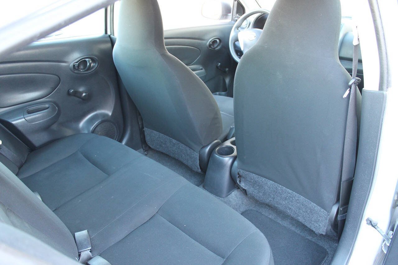 Used 2015 Nissan Versa S Plus FWD image 30