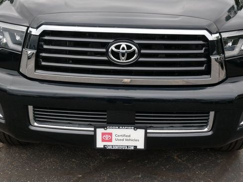 Used 2018 Toyota Sequoia TRD Sport AWD/4WD image 9