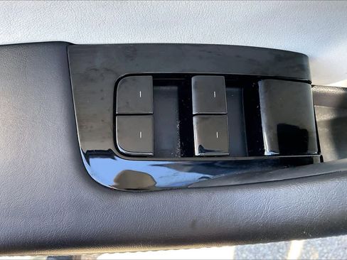 Used 2018 Tesla Model 3 Mid Range image 12