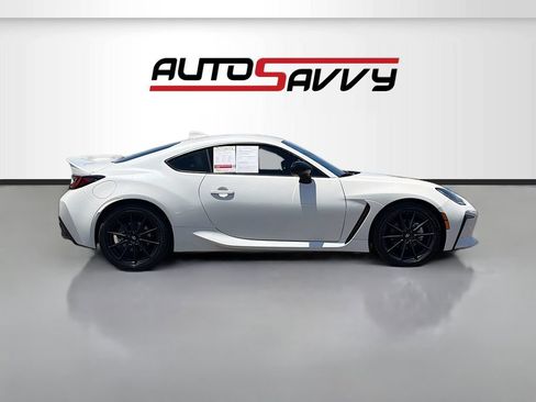 Used 2024 Toyota GR86 Premium RWD image 8