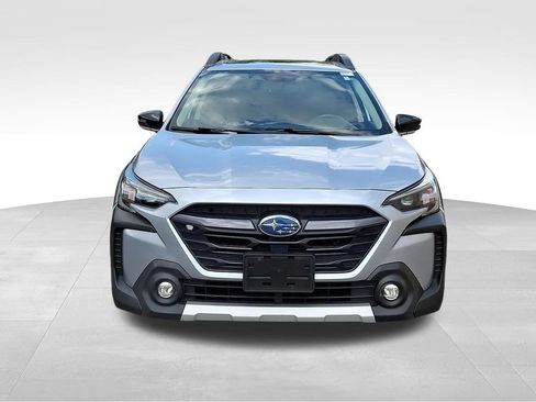 Used 2024 Subaru Outback Limited AWD/4WD image 2