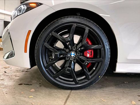 Used 2025 BMW 330i xDrive Sedan w/ M Sport Package image 11