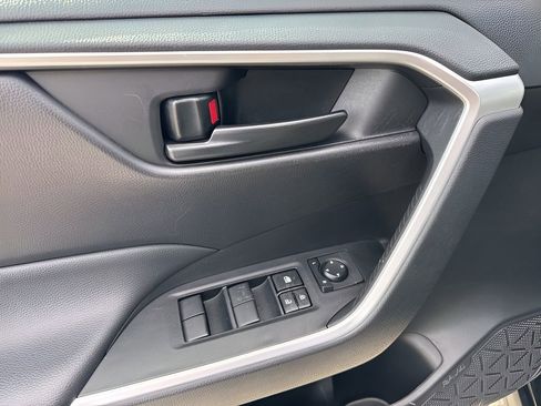 Used 2024 Toyota RAV4 LE image 23