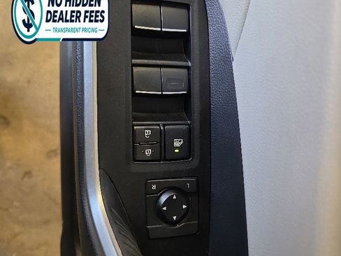 Used 2019 Toyota RAV4 XLE Premium FWD image 22